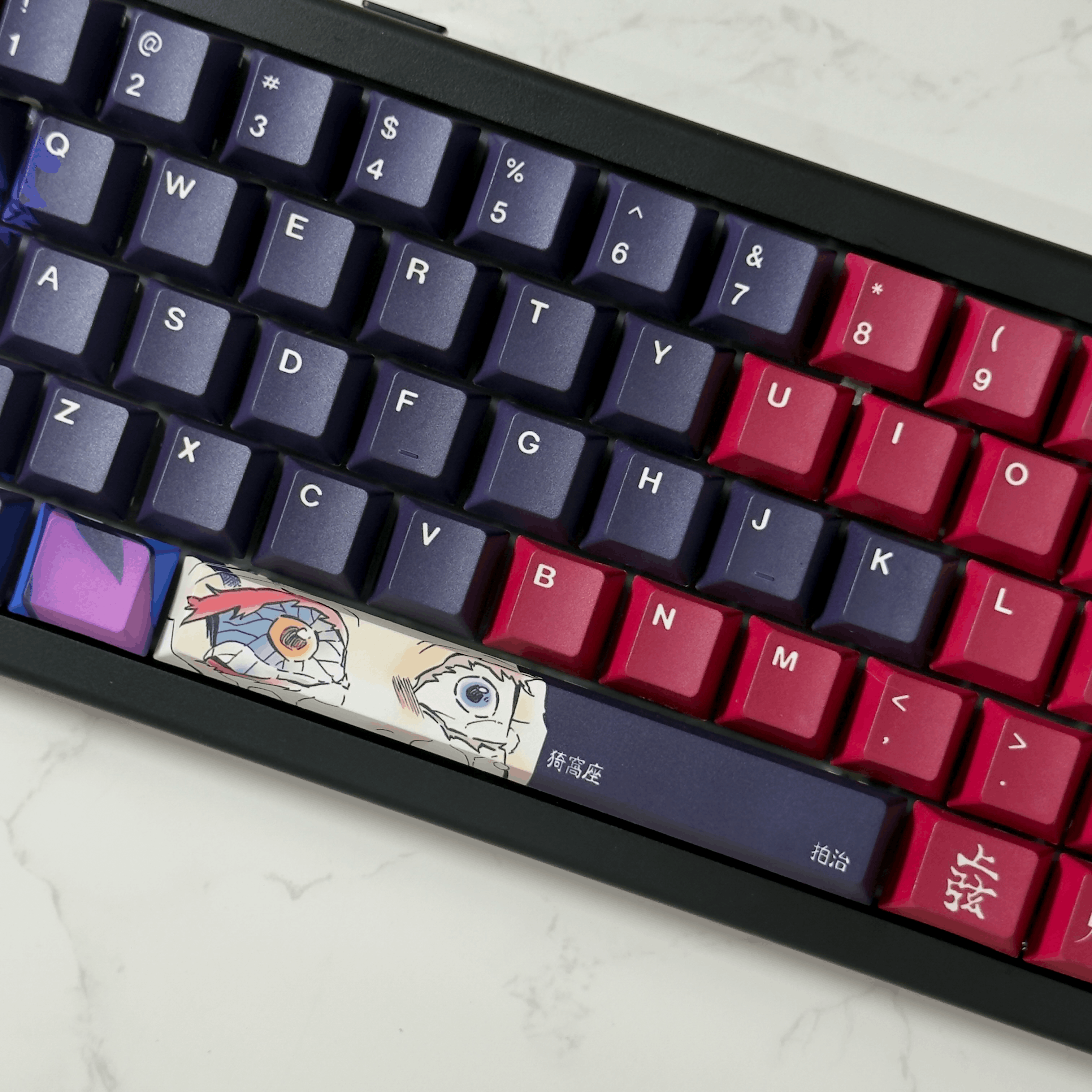Hakuji V2 keyboard close-up of artisan keycap detail